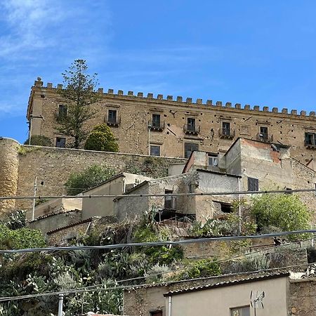 Casa Vacanza Helios Leonforte 外观 照片