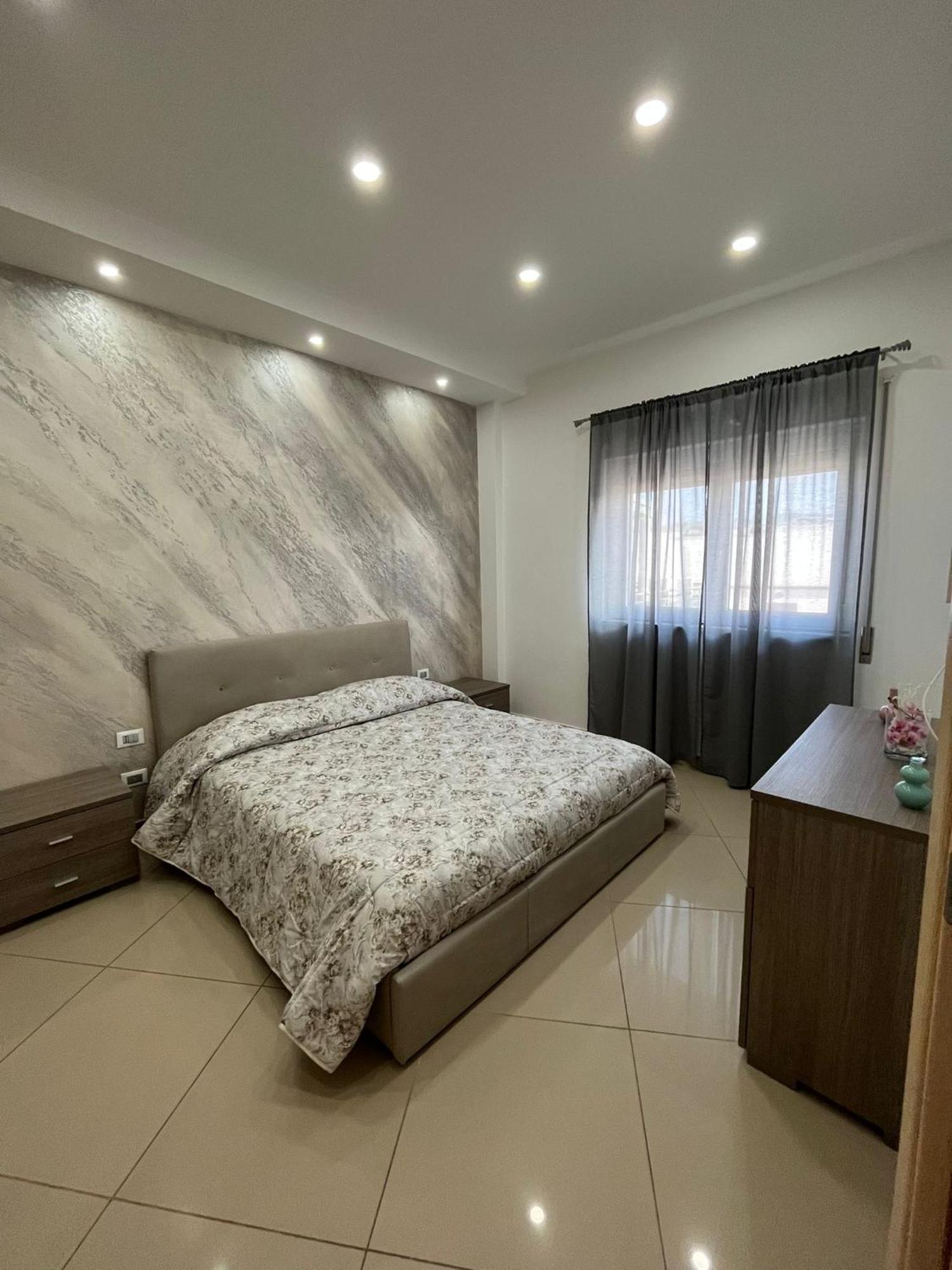 Casa Vacanza Helios Leonforte 外观 照片