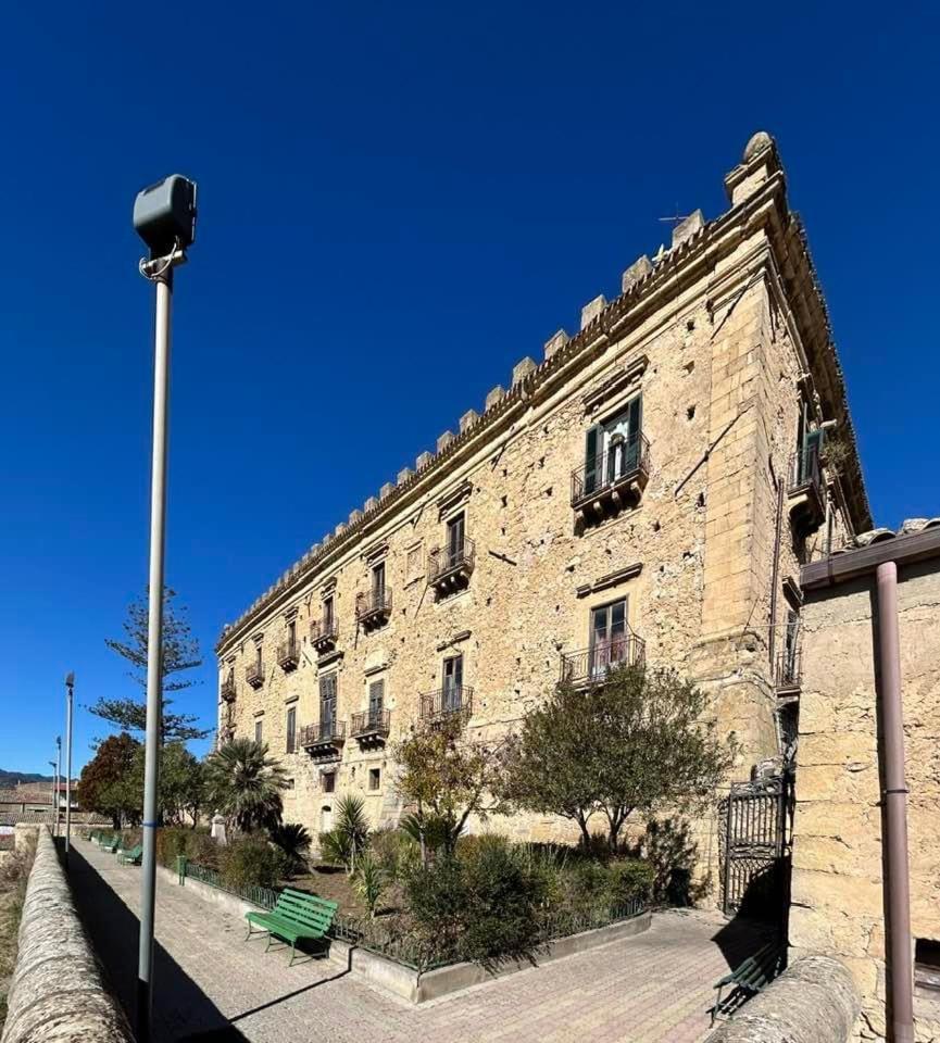 Casa Vacanza Helios Leonforte 外观 照片
